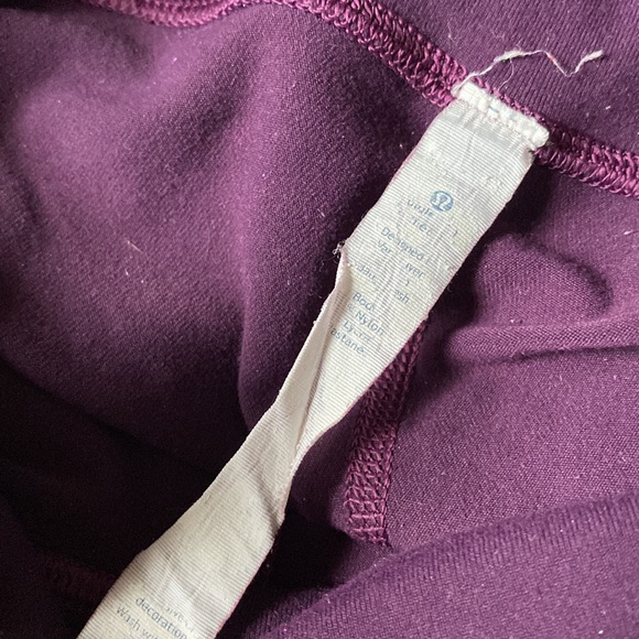 Lululemon training leggings, size 4, Vintage Plum, Purple, inside key pocket - Picture 5 of 8